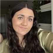 Estudiante de magisterio con mención en inglés, nivel B2, y experiencia trabajando con niños en Estados Unidos.